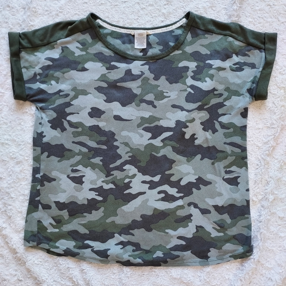 Lucky Brand Army Green Camo Top Large Comfy Patriotic Casual